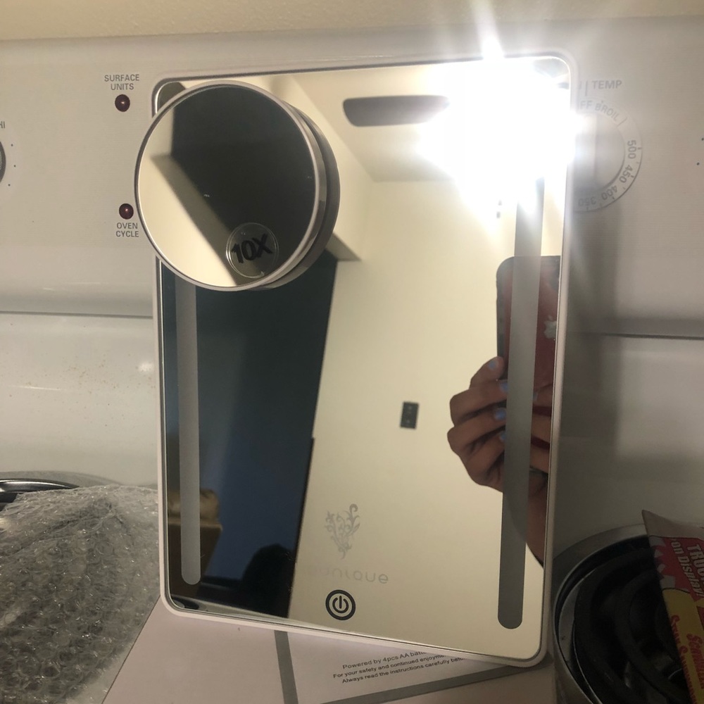 Younique LED lighted mirror